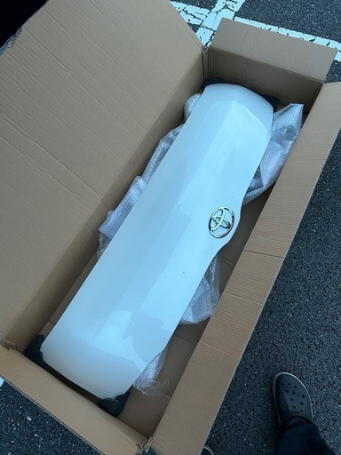 ハイエース　ボンネット