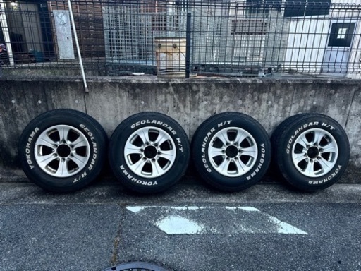 200系　ハイエース　タイヤ　ホイール　セット