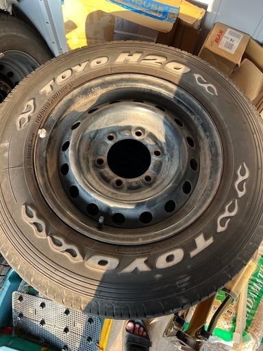 特化　
ハイエース　TOYOタイヤ