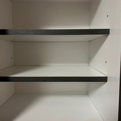 取引き中　食器棚の画像