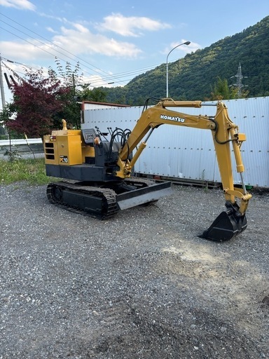Komatsu ユンボ PC10建設機械 パワーショベル ★1トンクラス★ 100ｋｍまで送料は無料です