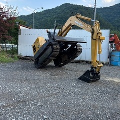 Komatsu ユンボ PC10建設機械 パワーショベル ★1トンクラス★ 100ｋｍまで送料は無料です の画像