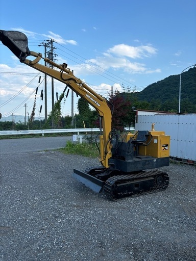 Komatsu ユンボ PC10建設機械 パワーショベル ★1トンクラス★ 100ｋｍまで送料は無料です 