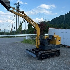Komatsu ユンボ PC10建設機械 パワーショベル ★1トンクラス★ 100ｋｍまで送料は無料です の画像