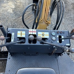 Komatsu ユンボ PC10建設機械 パワーショベル ★1トンクラス★ 100ｋｍまで送料は無料です の画像