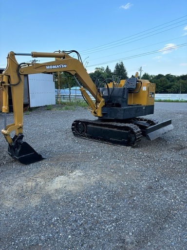 Komatsu ユンボ PC10建設機械 パワーショベル ★1トンクラス★ 100ｋｍまで送料は無料です 