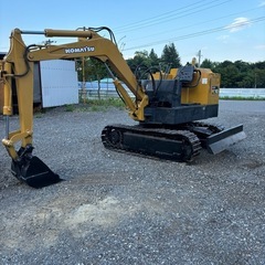 Komatsu ユンボ PC10建設機械 パワーショベル ★1トンクラス★ 100ｋｍまで送料は無料です の画像