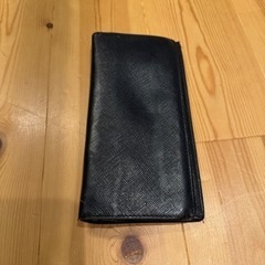 プラダ　長財布