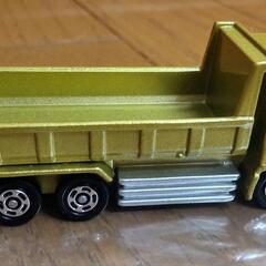 トミカ　いすゞ・ギガ　ダンプカーの画像