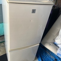 sharp 137 L 冷蔵庫2015年
