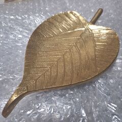 NITORI葉っぱ型トレイゴールド