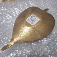 NITORI葉っぱ型トレイゴールドの画像