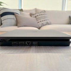 ソフト付き18,000円 / ソフトなし 16,000円 PS4 プレイステーション4 CUH-2200A ソフト5点付の画像