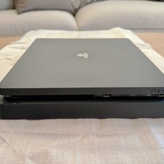 ソフト付き18,000円 / ソフトなし 16,000円 PS4 プレイステーション4 CUH-2200A ソフト5点付の画像