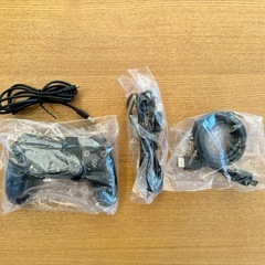 ソフト付き18,000円 / ソフトなし 16,000円 PS4 プレイステーション4 CUH-2200A ソフト5点付の画像