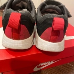 NIKE スニーカー　キッズ　子供用　21.5センチの画像
