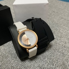 Klasse14  IMPERFECT Arch WHITE 時計の画像