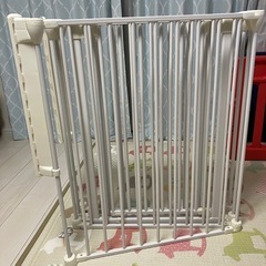 【取引中】日本育児ベビーゲート&サークルの画像