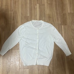 【無料】無印　薄手白ニット