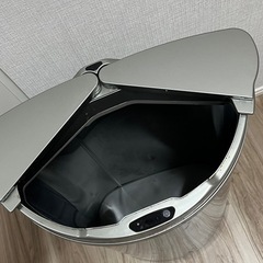 自動開閉ゴミ箱 47リットル(人感センサー付き)の画像