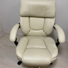 デスクチェア:リクライニング可能