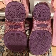 crocs 幼児サンダルの画像