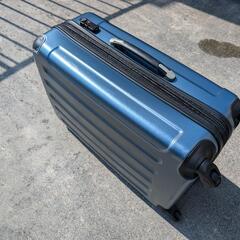スーツケースMLサイズ無料（キャスター壊れてます）の画像