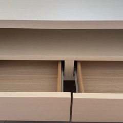 リビングテーブルの画像