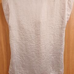 サテン　カットソーの画像