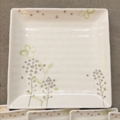 花の小鉢×5と花柄の大皿と小皿の角皿6枚セット 新品未使用の画像