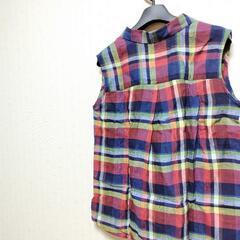 MAZZONIのカラフルなチェック柄のノースリーブリネンシャツ 麻シャツ 袖なし Mサイズの画像