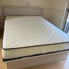 セミダブルベッド