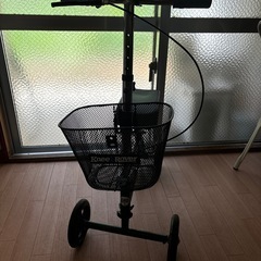 歩行補助・歩行困難・骨折・松葉杖の画像