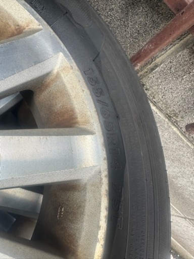 車のパーツ タイヤ、ホイール