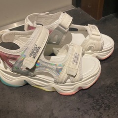 　新品未使用！！厚底サンダル　23.5センチ　　　