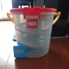 トミカ　でるでるバケツ