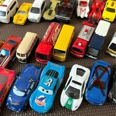 トミカ30台の画像