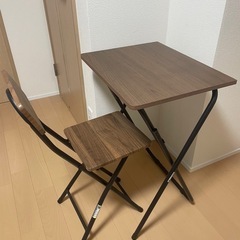ニトリ　　折り畳みテーブル・椅子セット