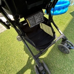 コンビのベビーカーの画像