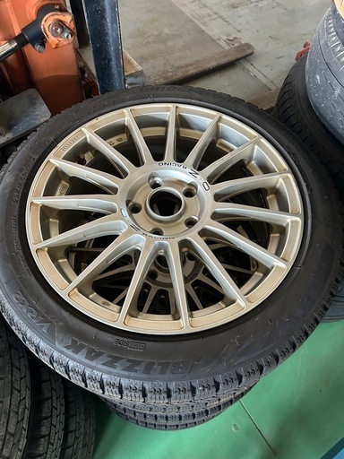 20年製O.Z225/45/17スタッドレスタイヤ4本セット中古品