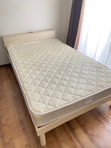 【決まりました】セミダブルベッド　マットレス付き　コンセント付き（別売り相談可）