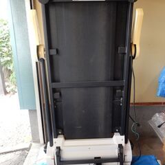 中型ランニングマシーン譲ります