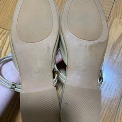 バックストラップ パンプス 3cmヒールの画像