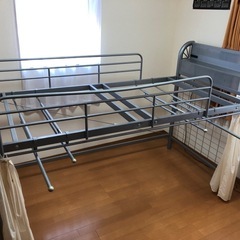 中古パイプベッドの画像