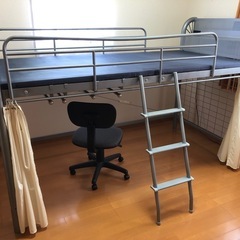 中古パイプベッドの画像