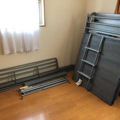 中古パイプベッドの画像