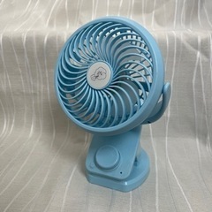 クリップ付き卓上ミニ扇風機　ブルー