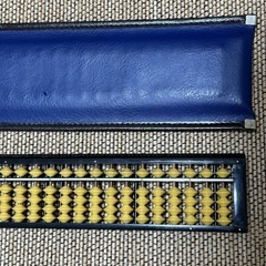そろばん　23桁　ケース付きの画像