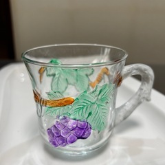 ガラス　　ぶどう柄カップの画像