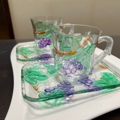 ガラス　　ぶどう柄カップ